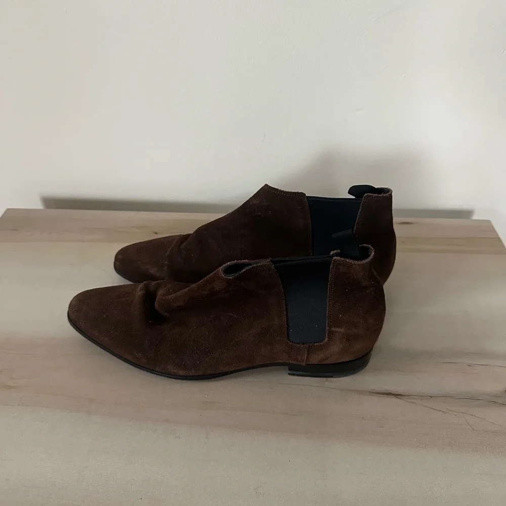 Saint Laurent Men’s Brown Suede Chelsea Boots - Picture 3 of 5